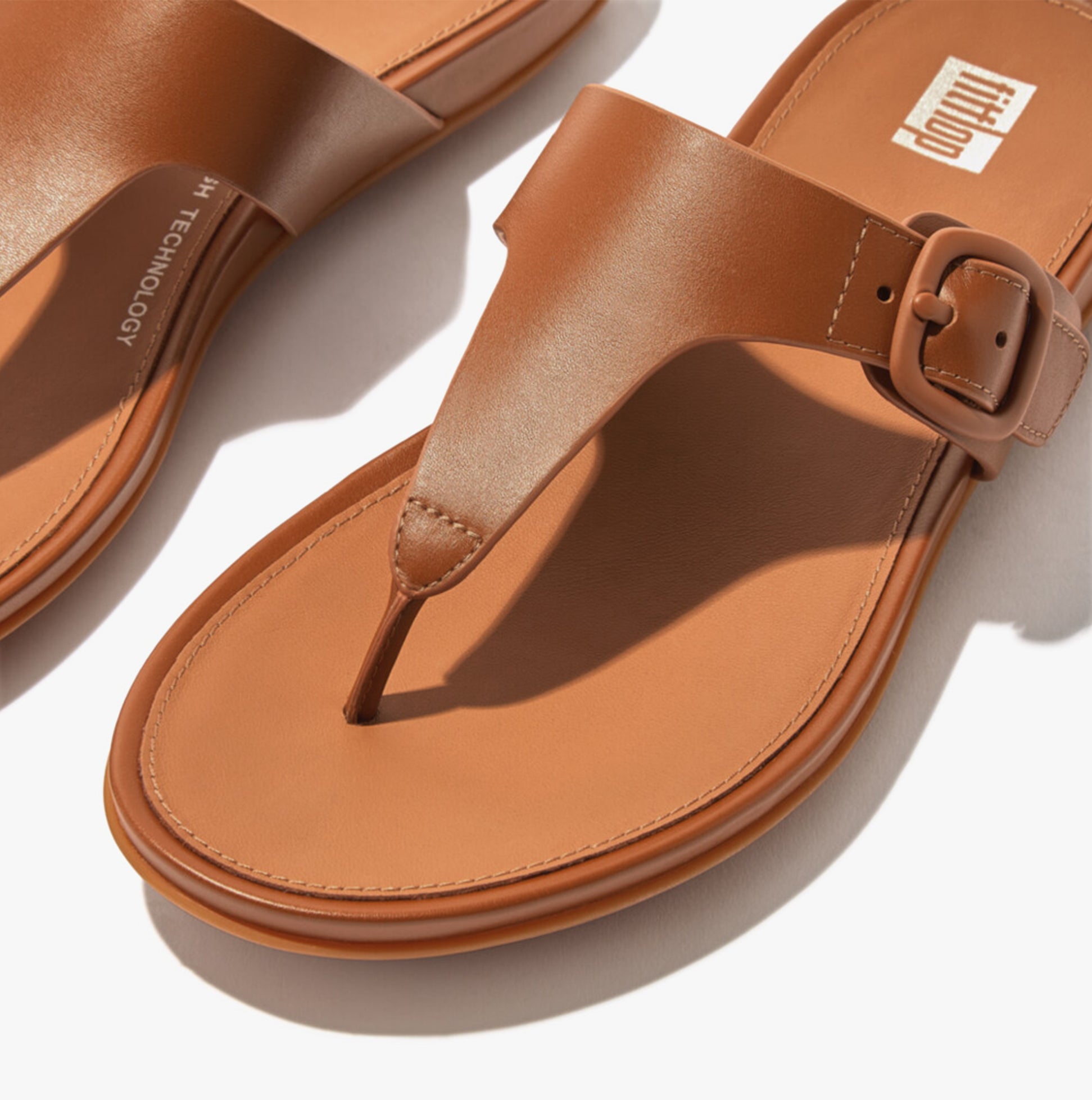 FitFlop GRACIE RUBBER-BUCKLE LEATHER Womens Toe Post Light Tan