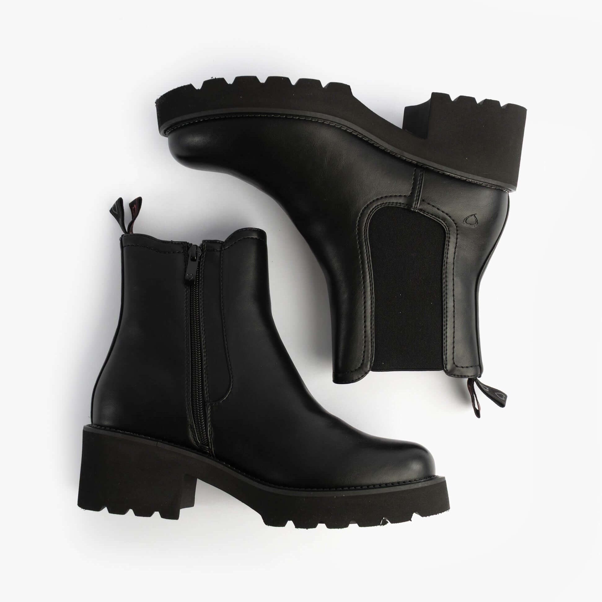 Heavenly Feet HONEYBELLE Womens Chelsea Boots Black