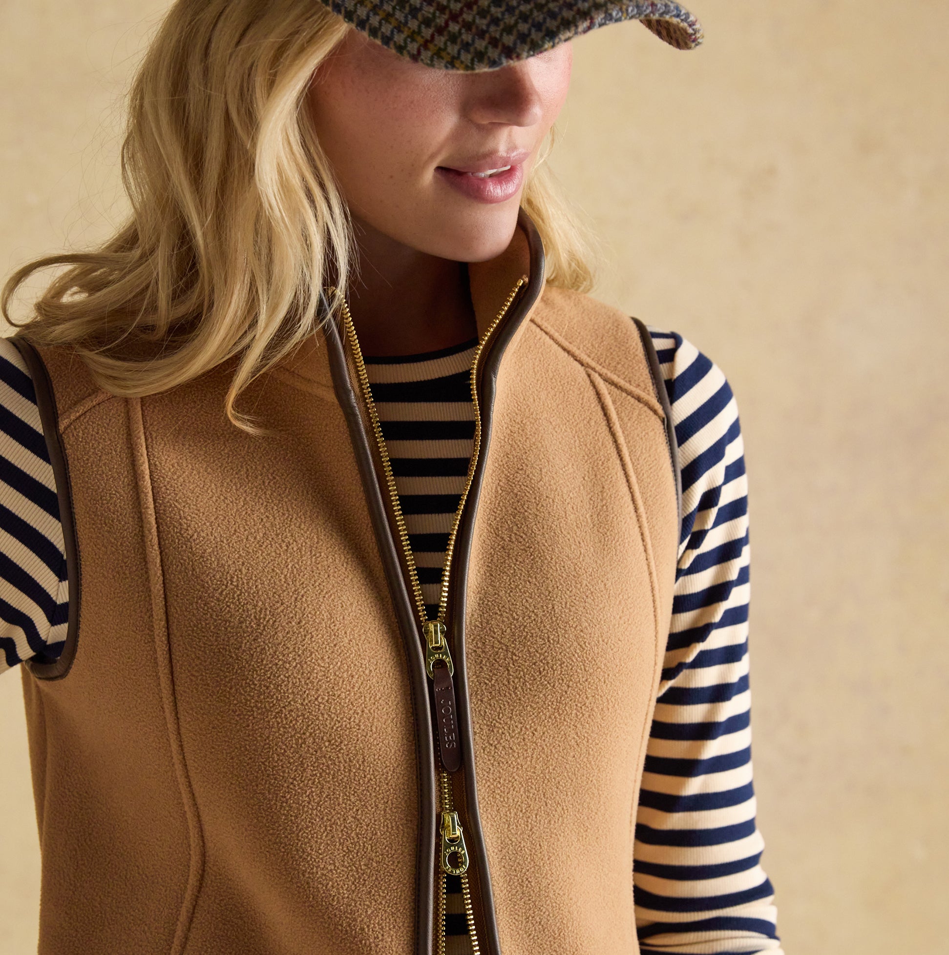 Joules HERITAGE FLEECE Womens Gilet Tan