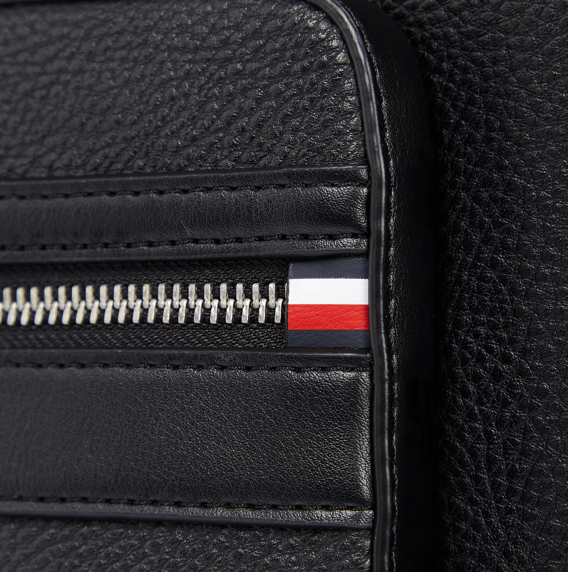 Tommy Hilfiger PEBBLE GRAIN METAL LOGO Mens Laptop Bag Black