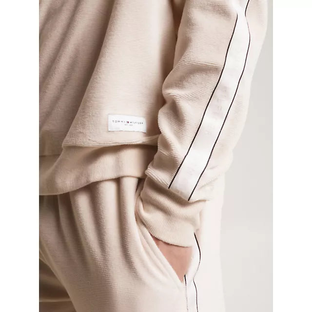 Tommy Hilfiger TH ESTABLISHED Mens Velour Lounge Sweatshirt Cashmere Creme