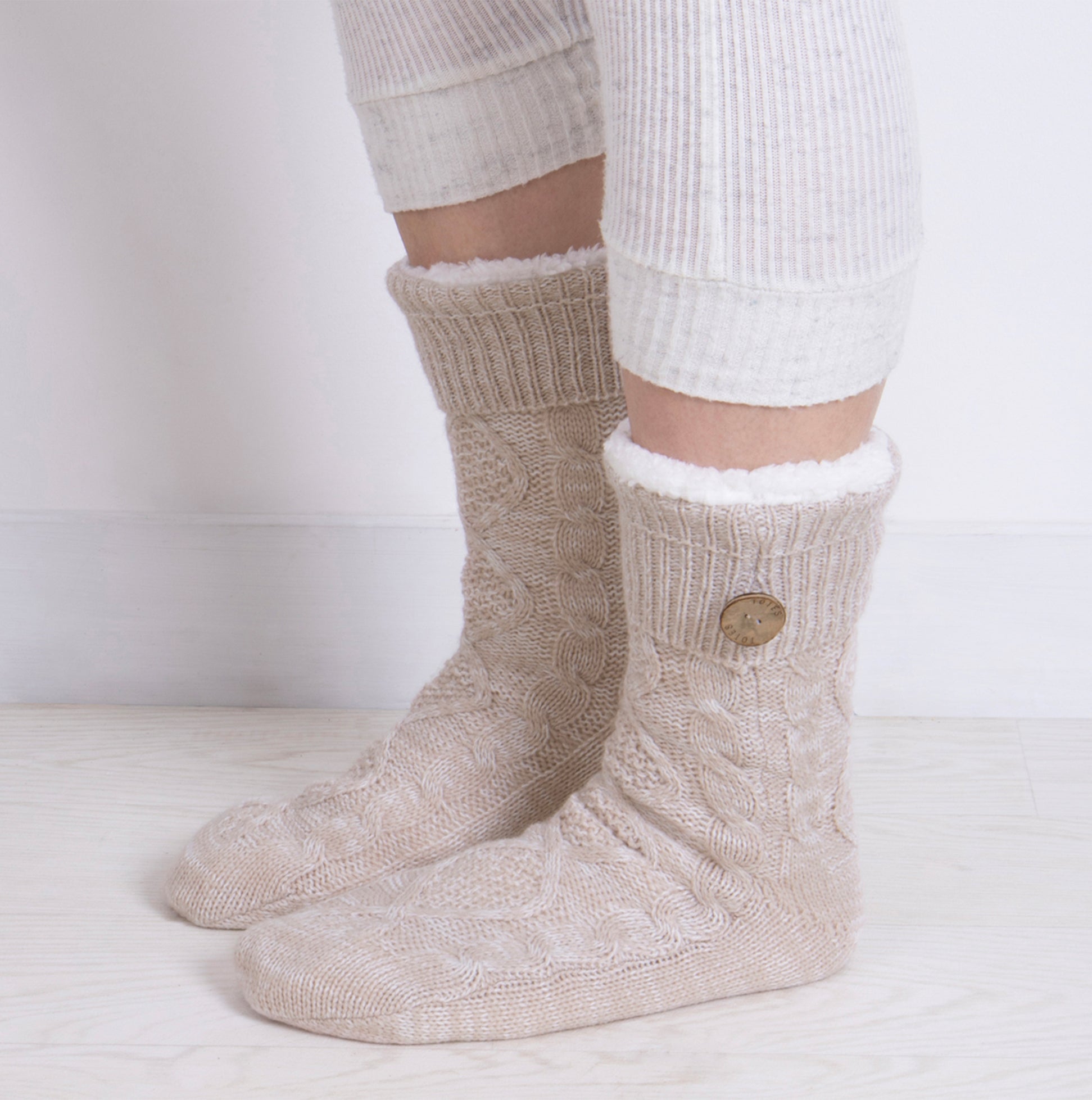 Totes Toasties 3553 TEXTURE SLIPPER SOCKS Womens Crew Biscuit