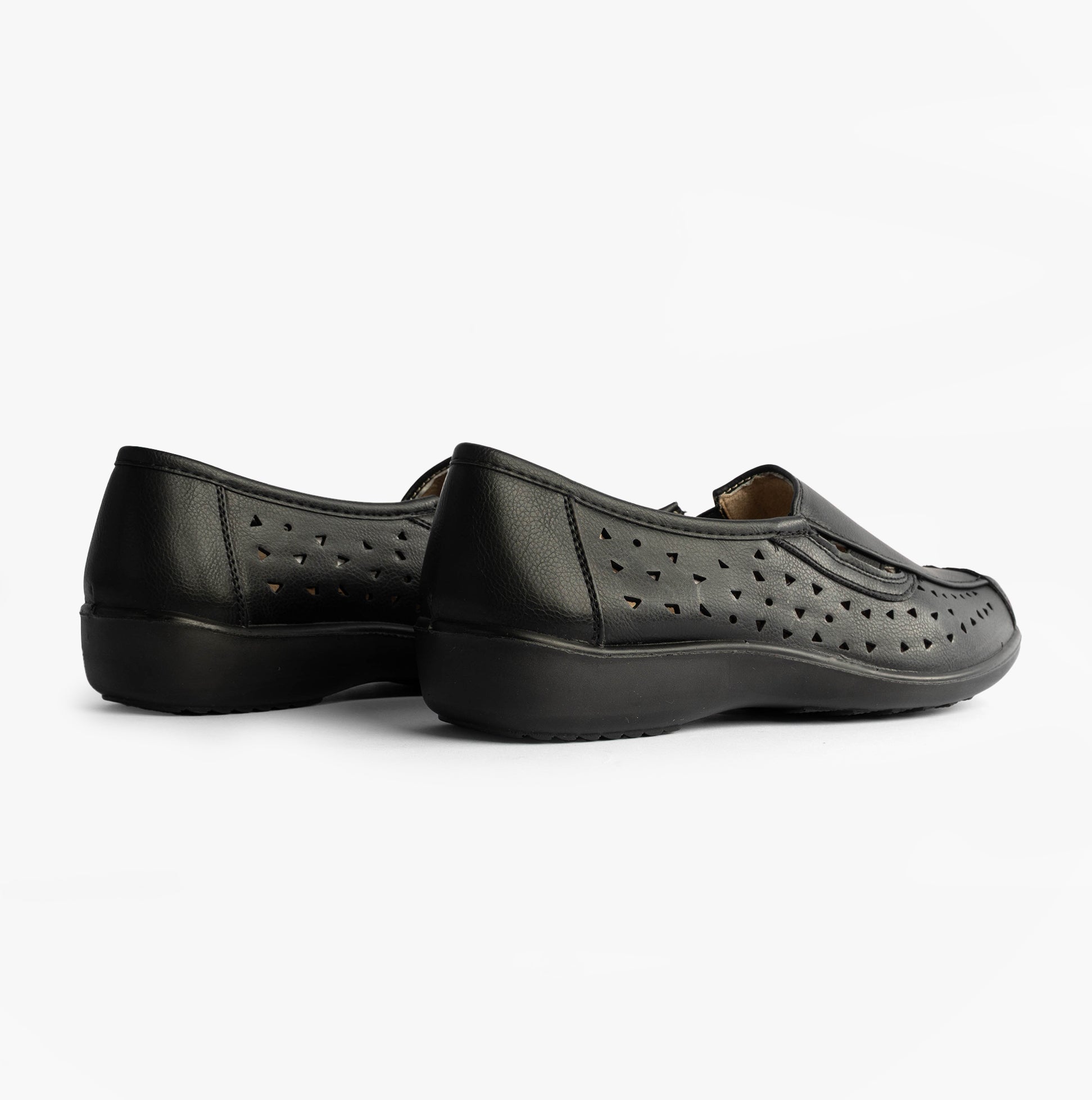Boulevard MARSHA Womens Cut-Out Slip-On Shoes Black