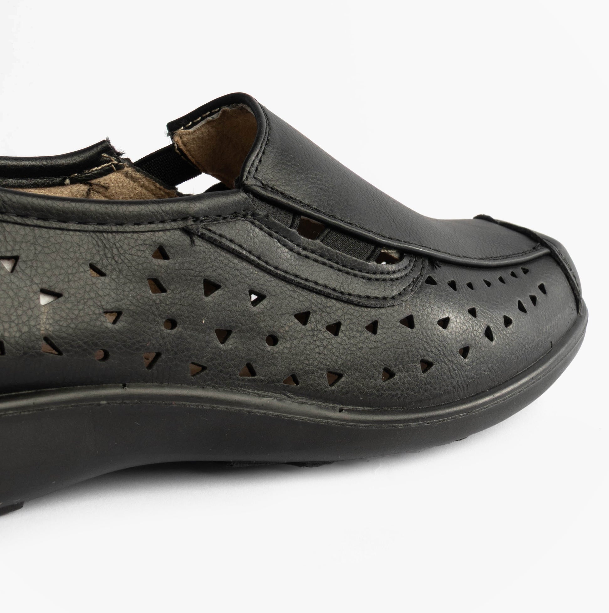 Boulevard MARSHA Womens Cut-Out Slip-On Shoes Black