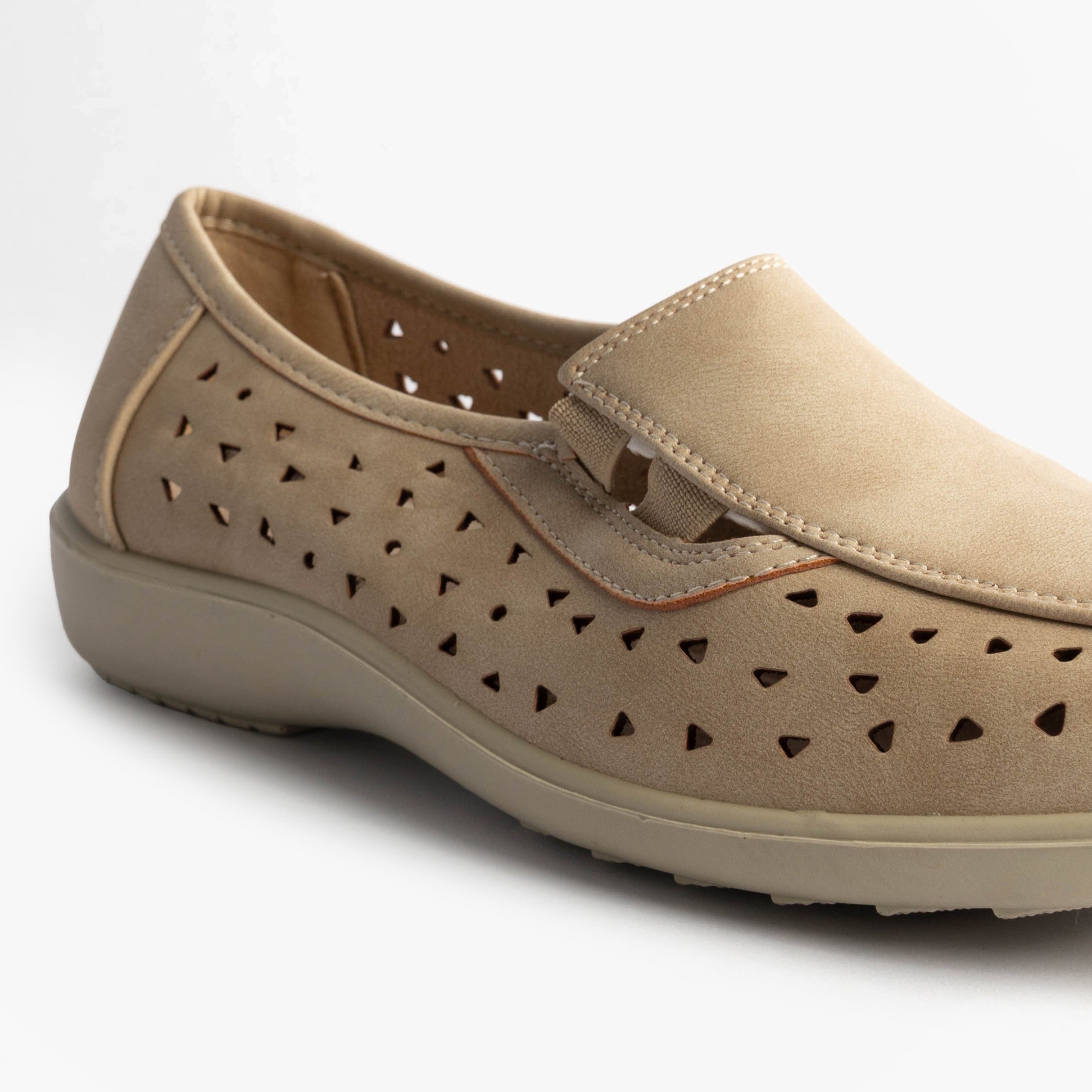 Boulevard MARSHA Womens Shoes Stone