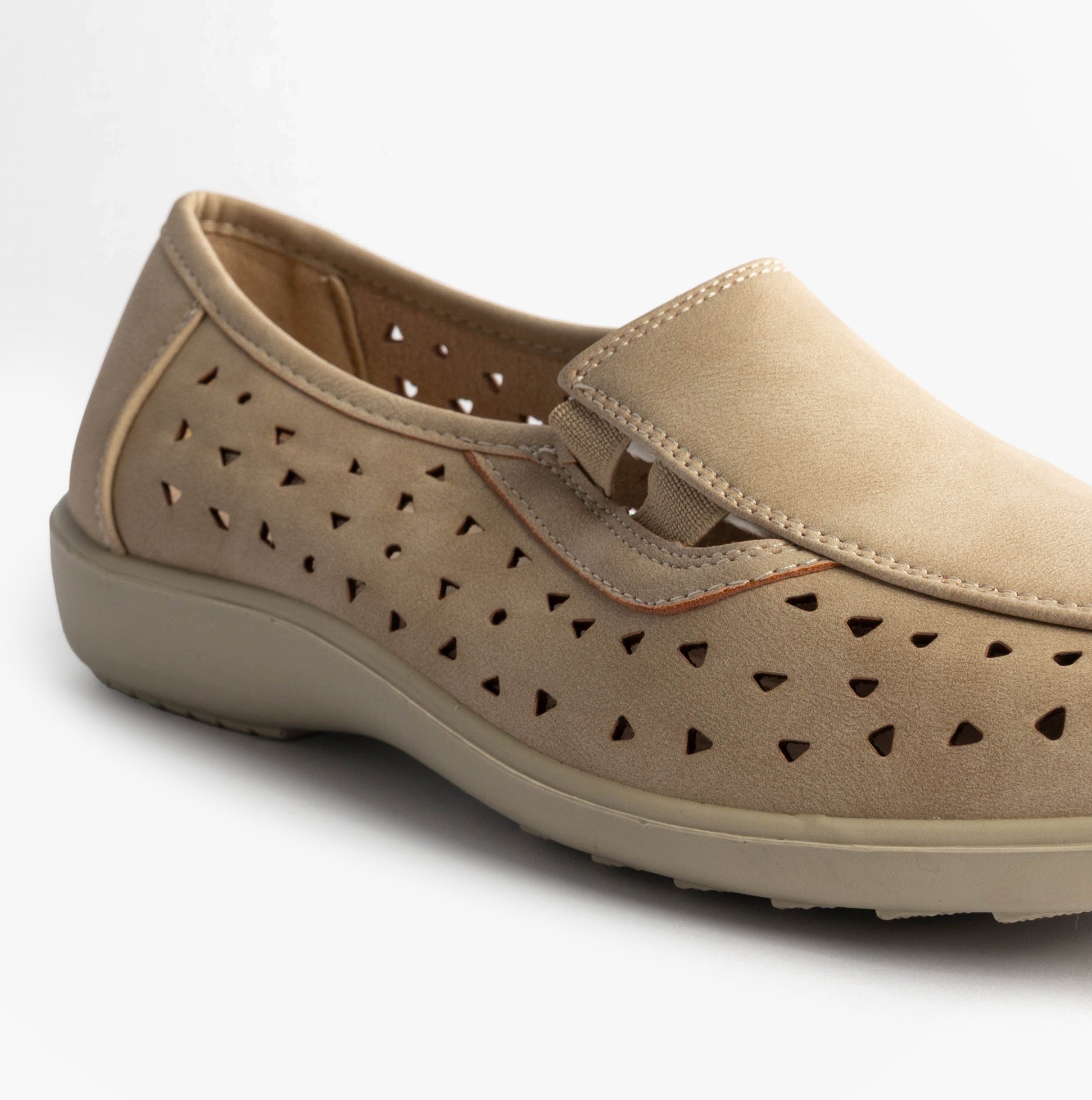 Boulevard MARSHA Womens Shoes Stone