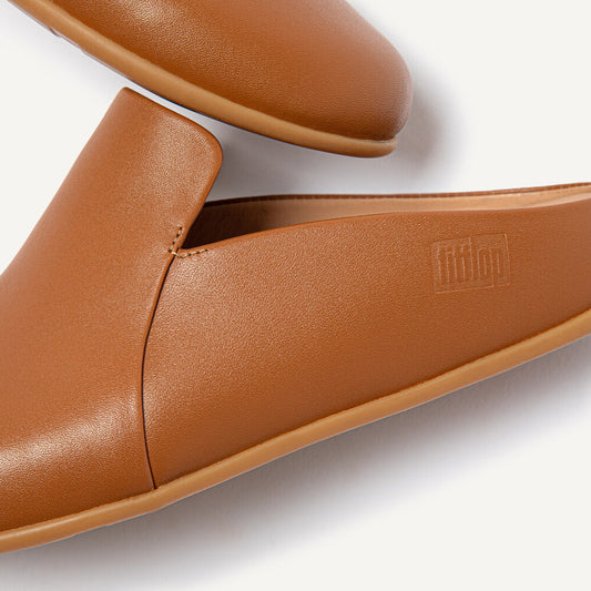 CHRISSIE-II-SLIPPER_LEATHER_LIGHT-TAN_FJ6-592_SINGLE-STYLISED-8.jpg