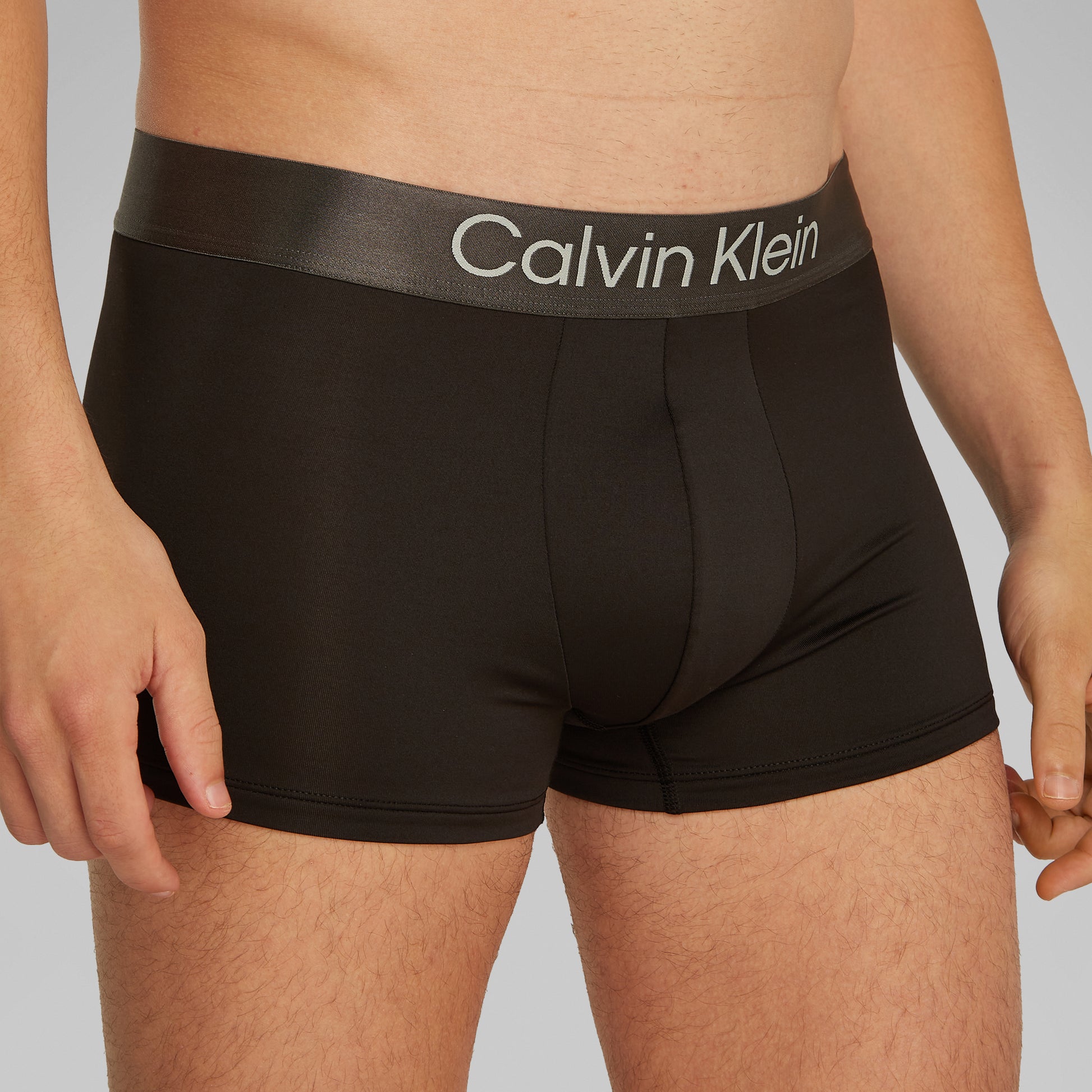 Calvin-Klein_SP2025_VSA_LV00NB4269VSA_4.jpg