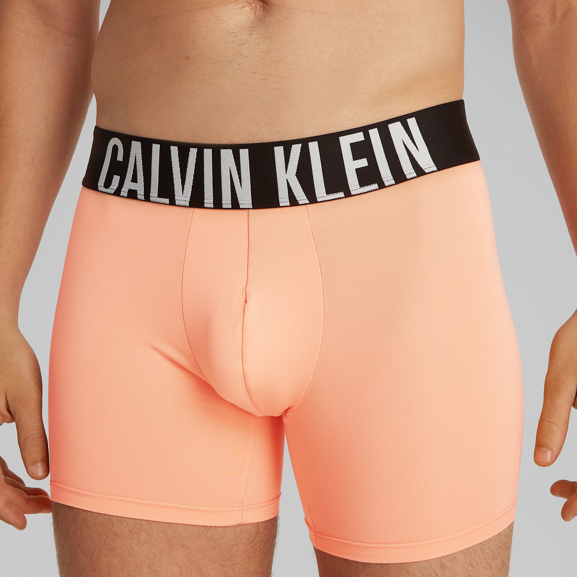 Calvin-Klein_SP2025_VVM_000NB3612AVVM_4.jpg