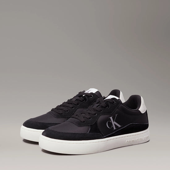 CalvinKlein-[YM0YM011000GM]-Black-BrightWhite-1.webp