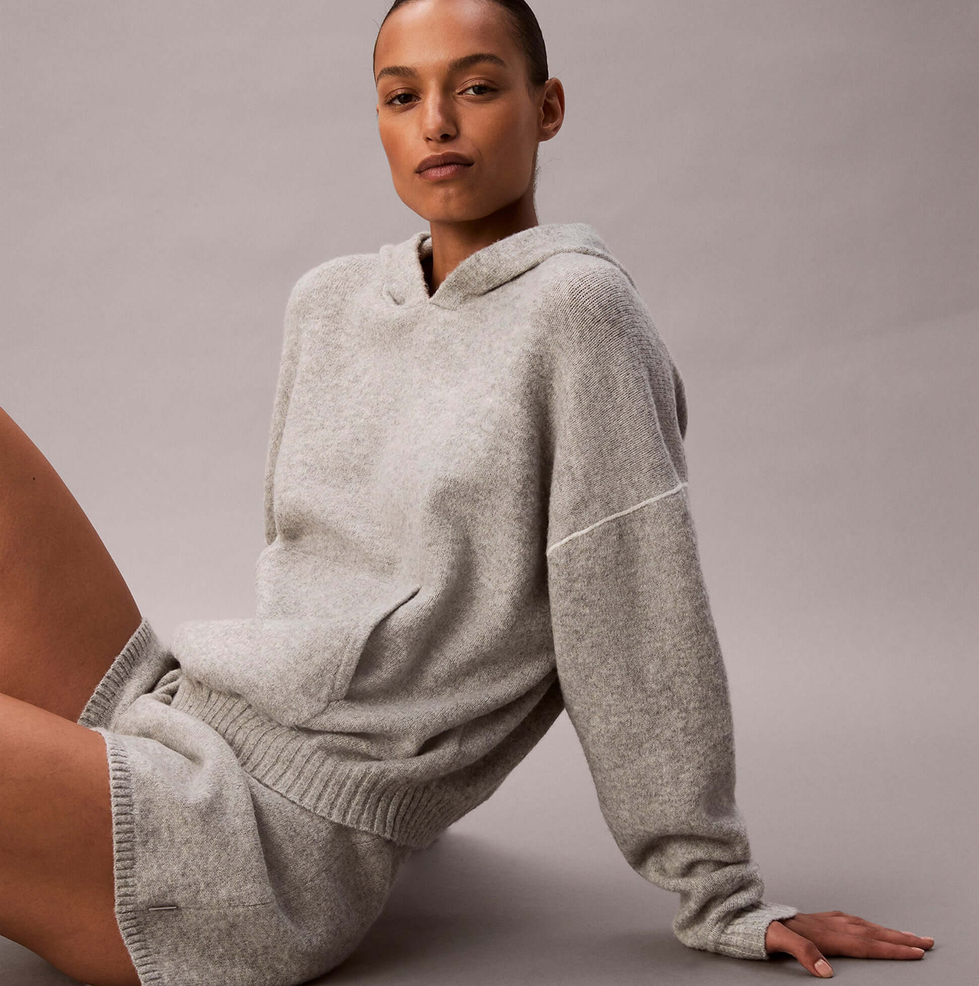 Calvin Klein PLUSH HOODIE. Womens Hoodies Grey Heather