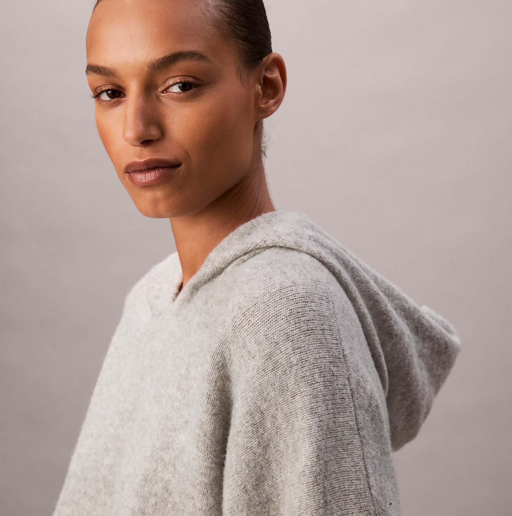 Calvin Klein PLUSH HOODIE. Womens Hoodies Grey Heather