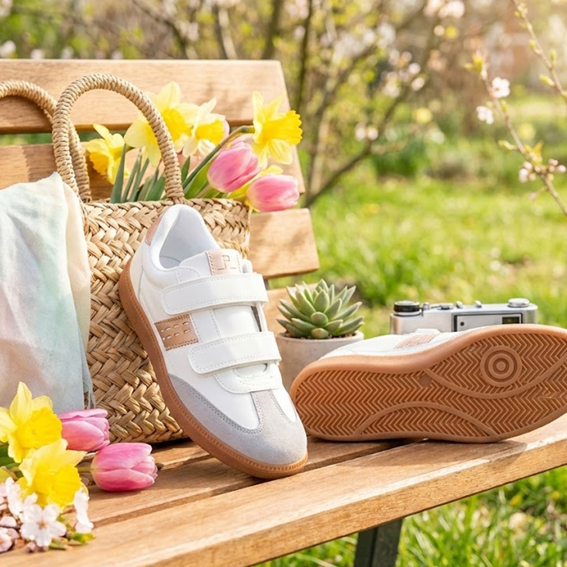 DEK REANA Womens Trainers White