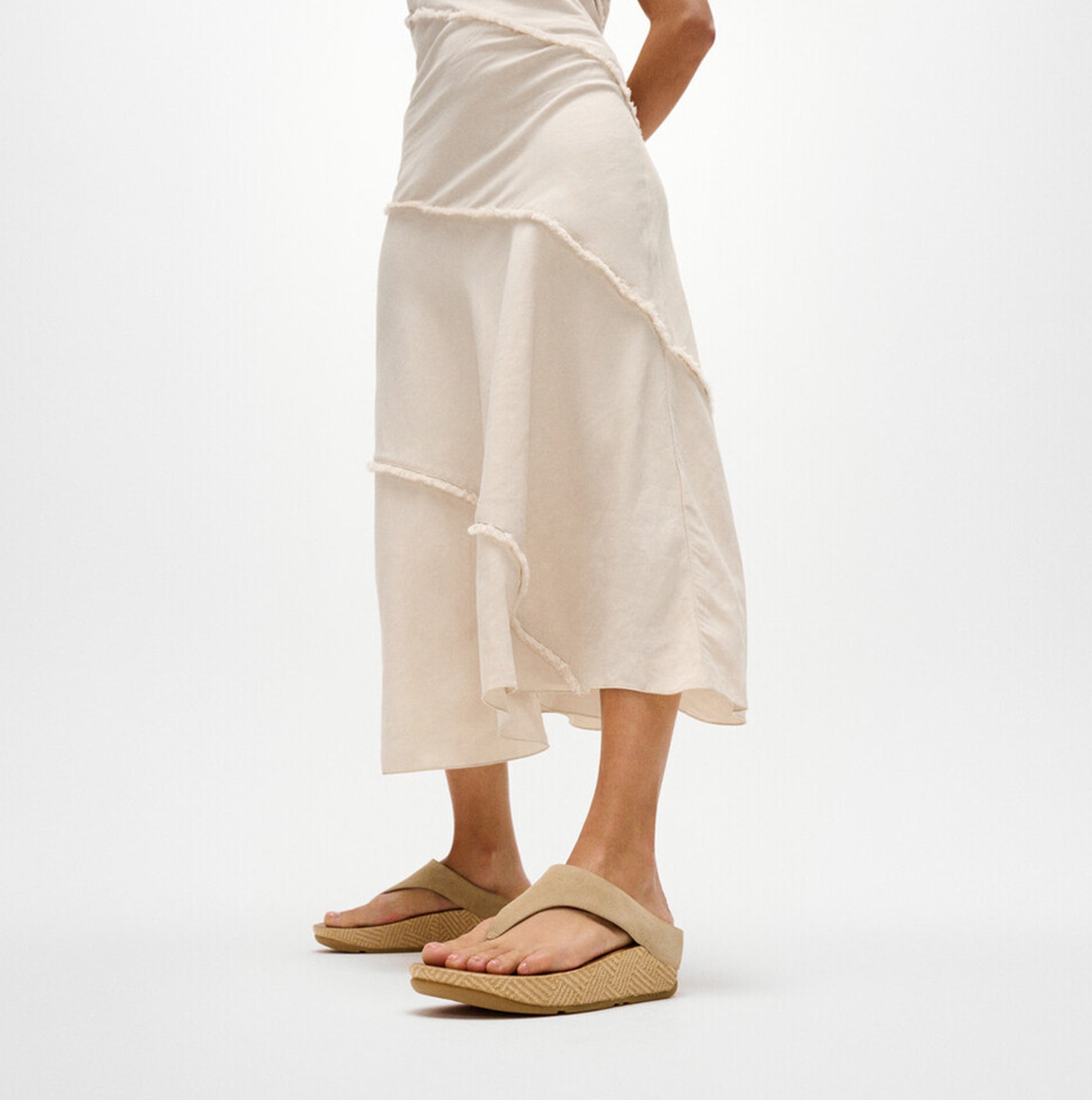 FitFlop LULU LUX GRAPHIC Womens Toe-Post Sandals Cappuccino