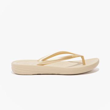 FitFlop IQUSHION Womens Flip Flops Gold