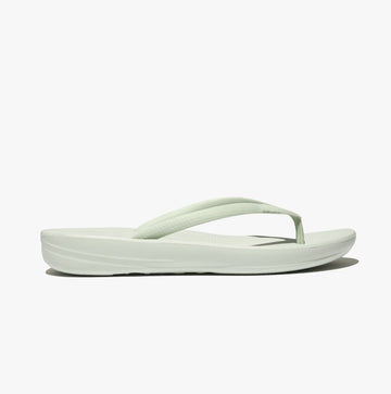 FitFlop IQUSHION ERGONOMIC Womens Flip Flops Sagebrush