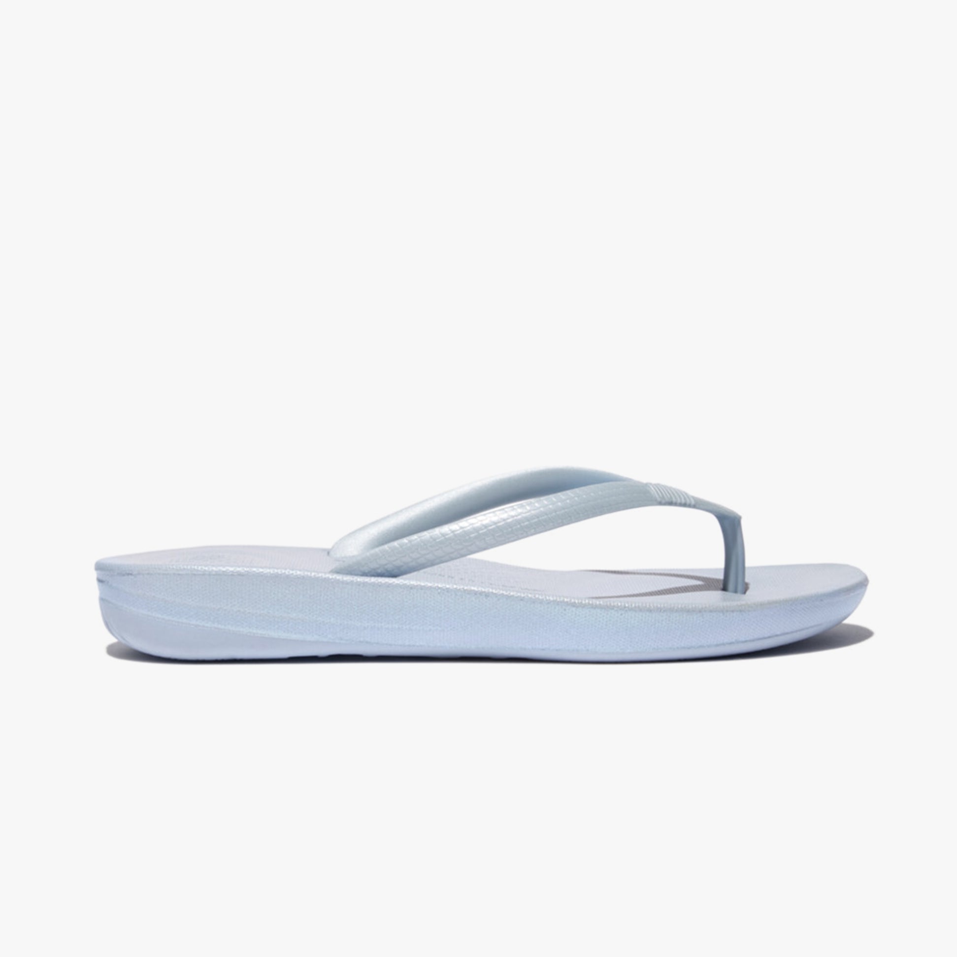 FitFlop iQUSHION PEARLIZED ERGONOMIC Womens Flip Flops Pearlized Skywash Blue
