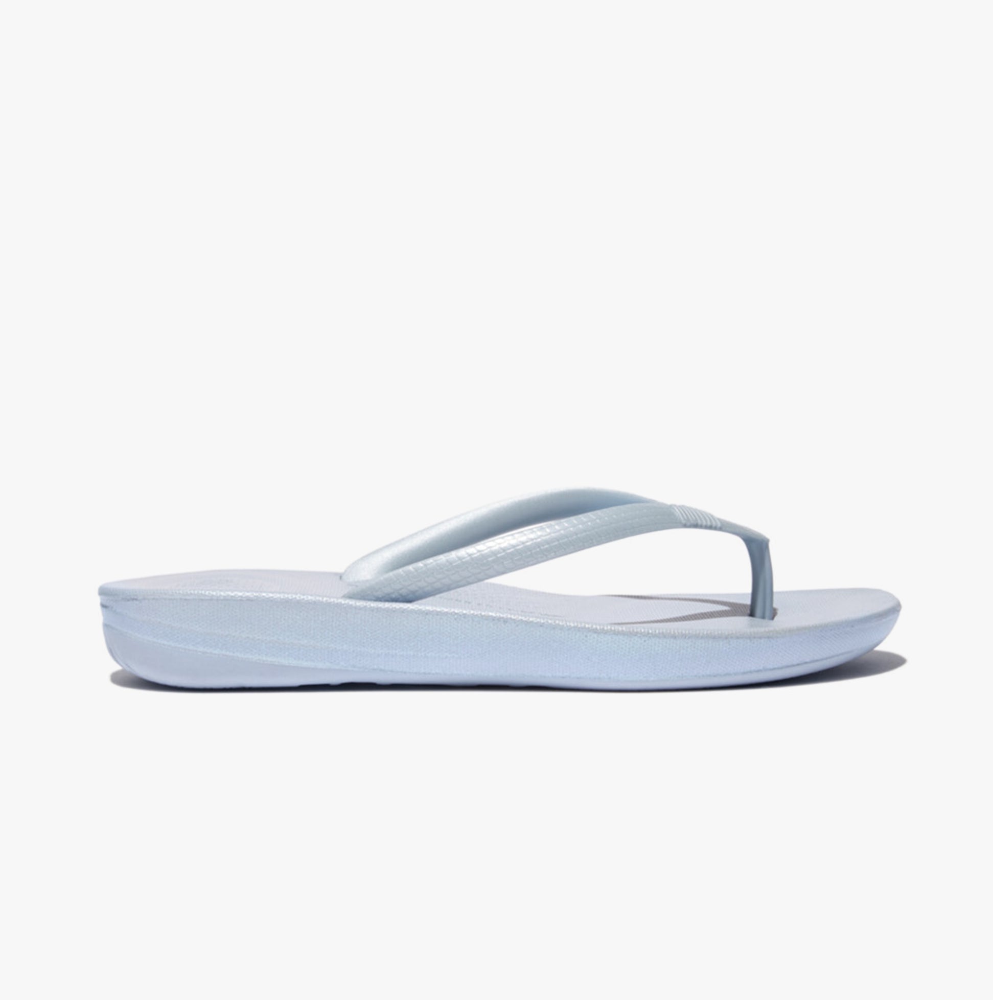 FitFlop iQUSHION PEARLIZED ERGONOMIC Womens Flip Flops Pearlized Skywash Blue