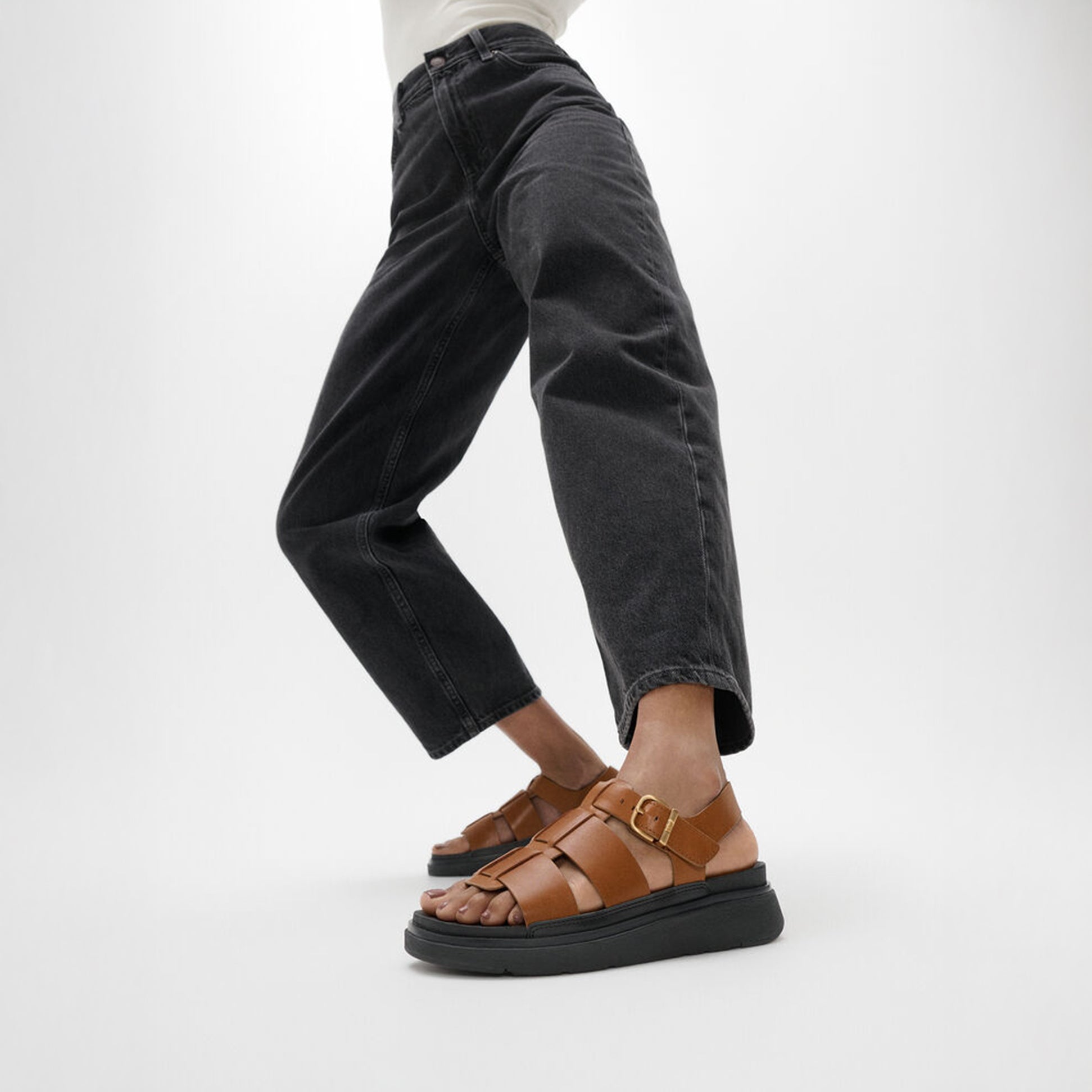 FitFlop GEN-FF LEATHER Womens Fisherman Sandals Deep Tan