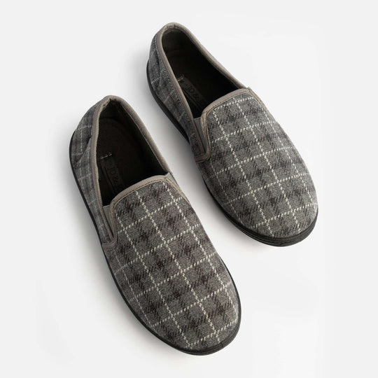 Jo & Joe GORDON Mens Full Slippers Checkered Grey top view showing the fabric upper and round toe shape.