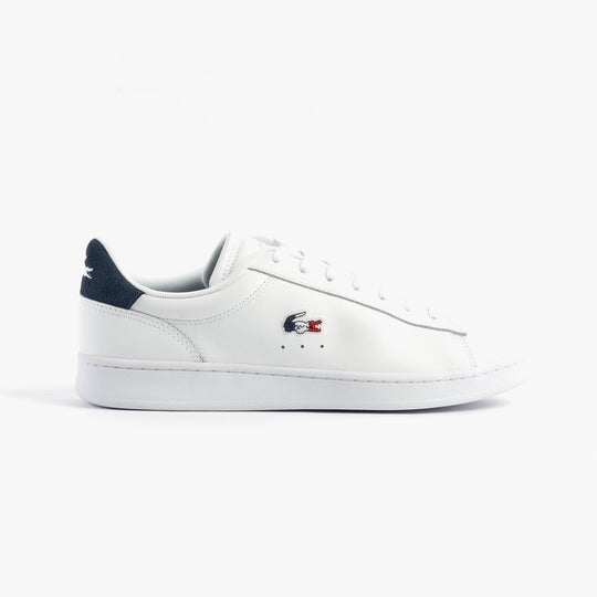 Lacoste CARNABY SET Mens Trainers White/Navy/Red side view of casual leather trainers with round toe and lace-up closure.
