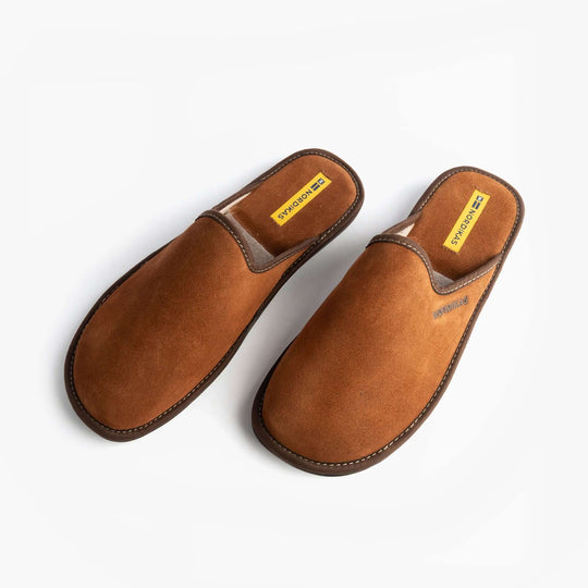 Nordikas 131 Mens Suede Mule Slippers Brown top view showing soft suede upper with slip-on design.