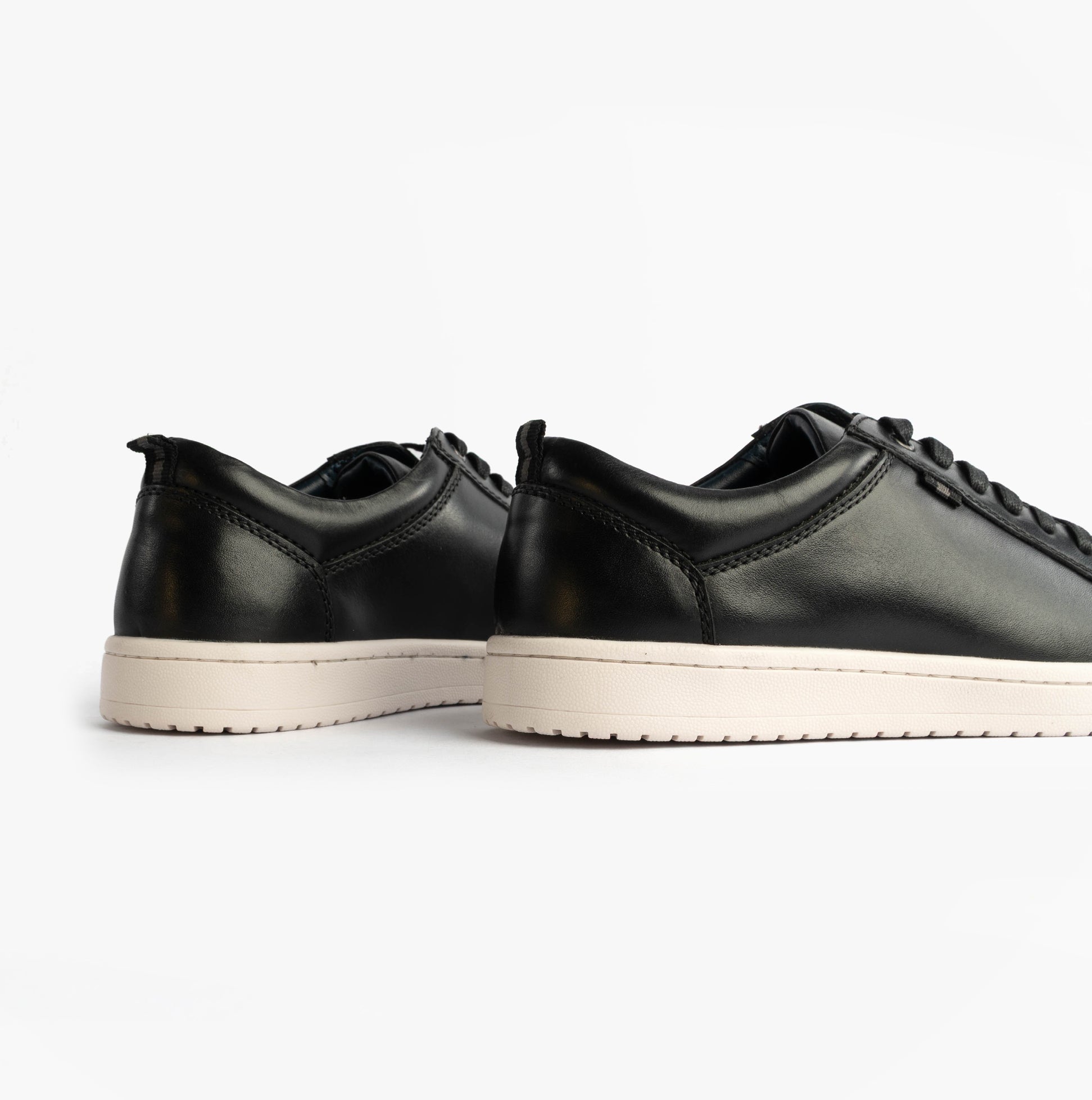 Roamers M799A Mens Trainers Black