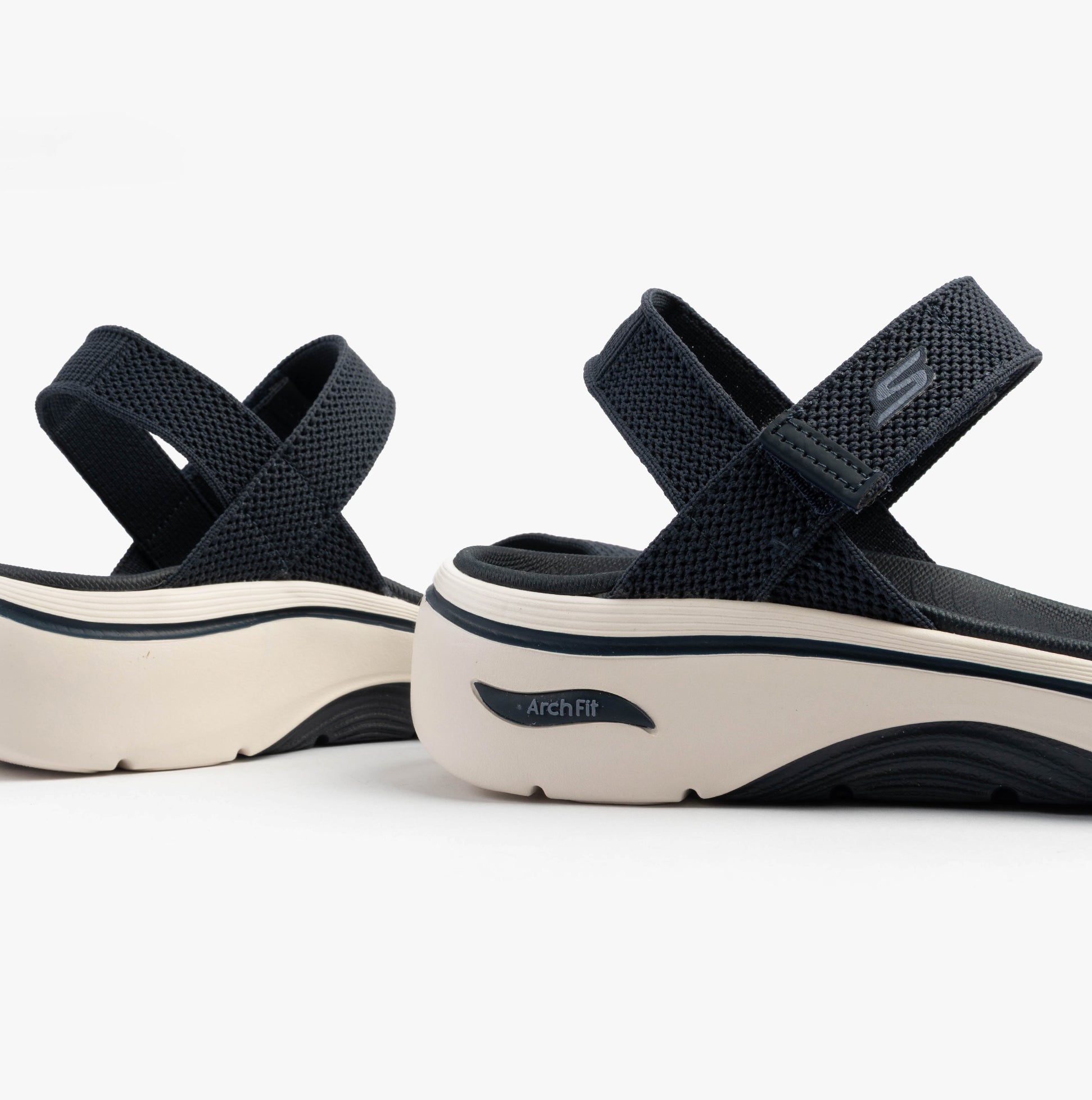 Skechers 140874/NVY GO WALK ARCH FIT 2.0 SANDAL - ANNIE Womens Sandals Navy/Grey/Pink