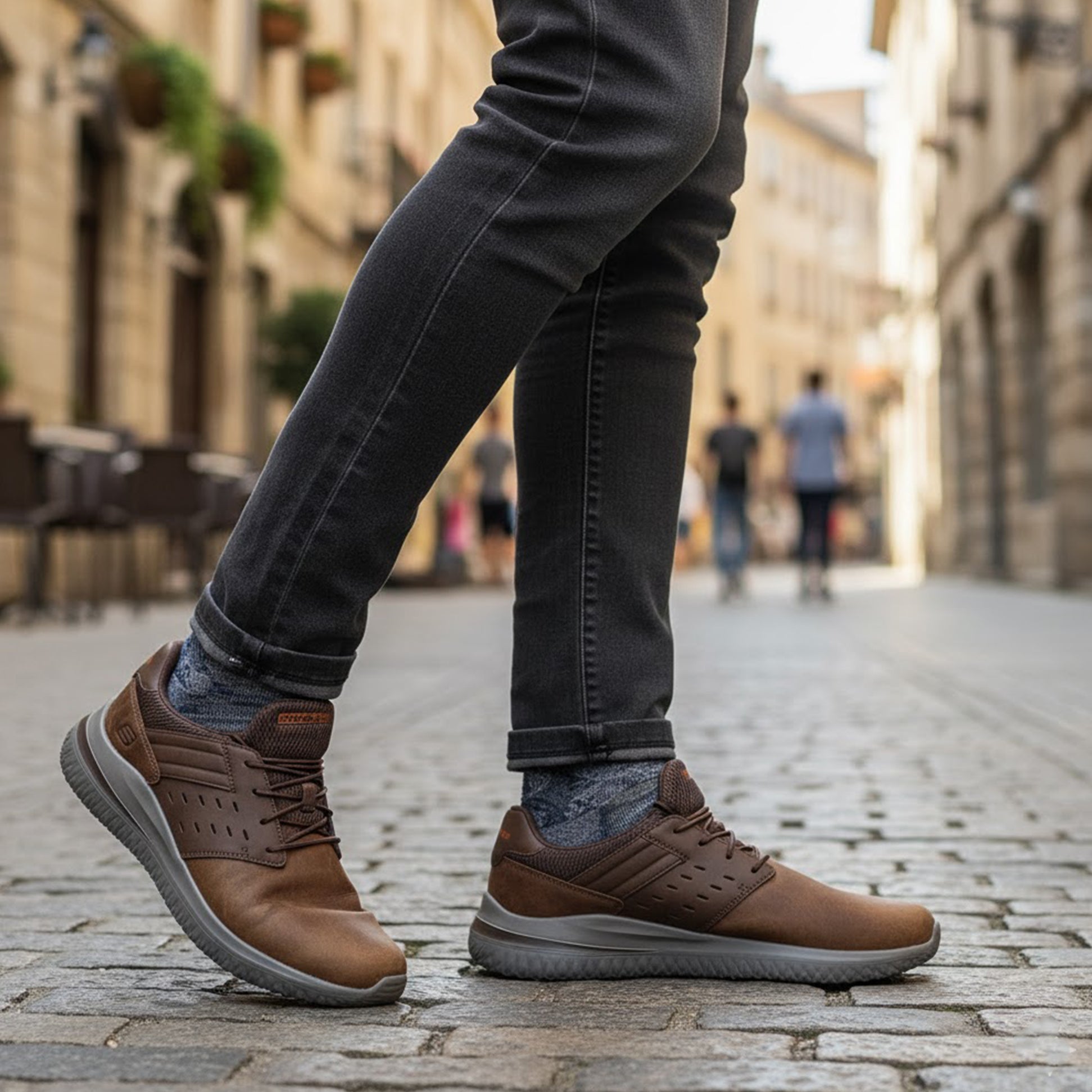 Skechers 210308/CDB DELSON Mens Trainers Dark Brown