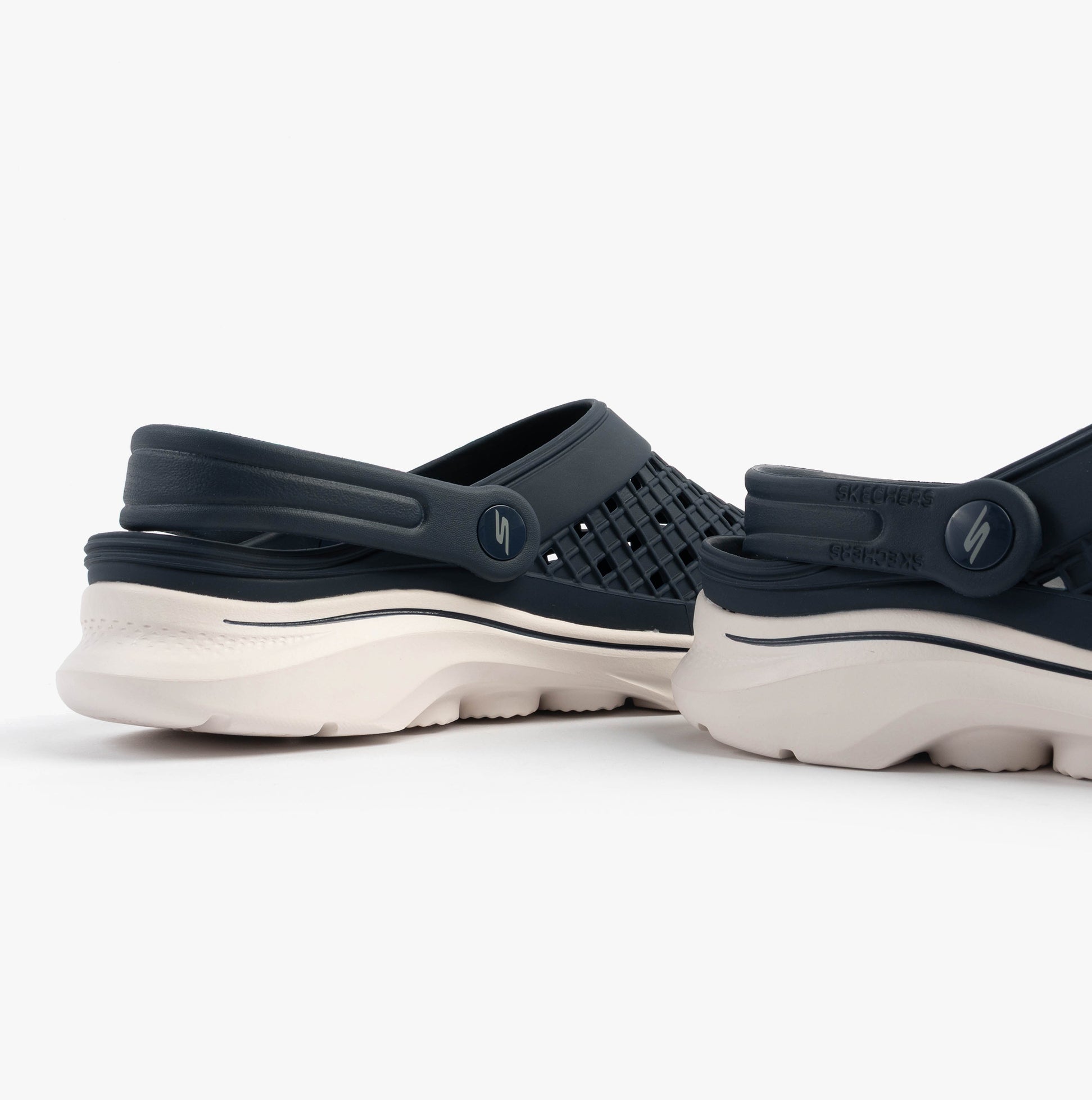 Skechers 243283/NVW GO WALK 7 FOAMIES - AMBITION Mens Sandals Navy/White