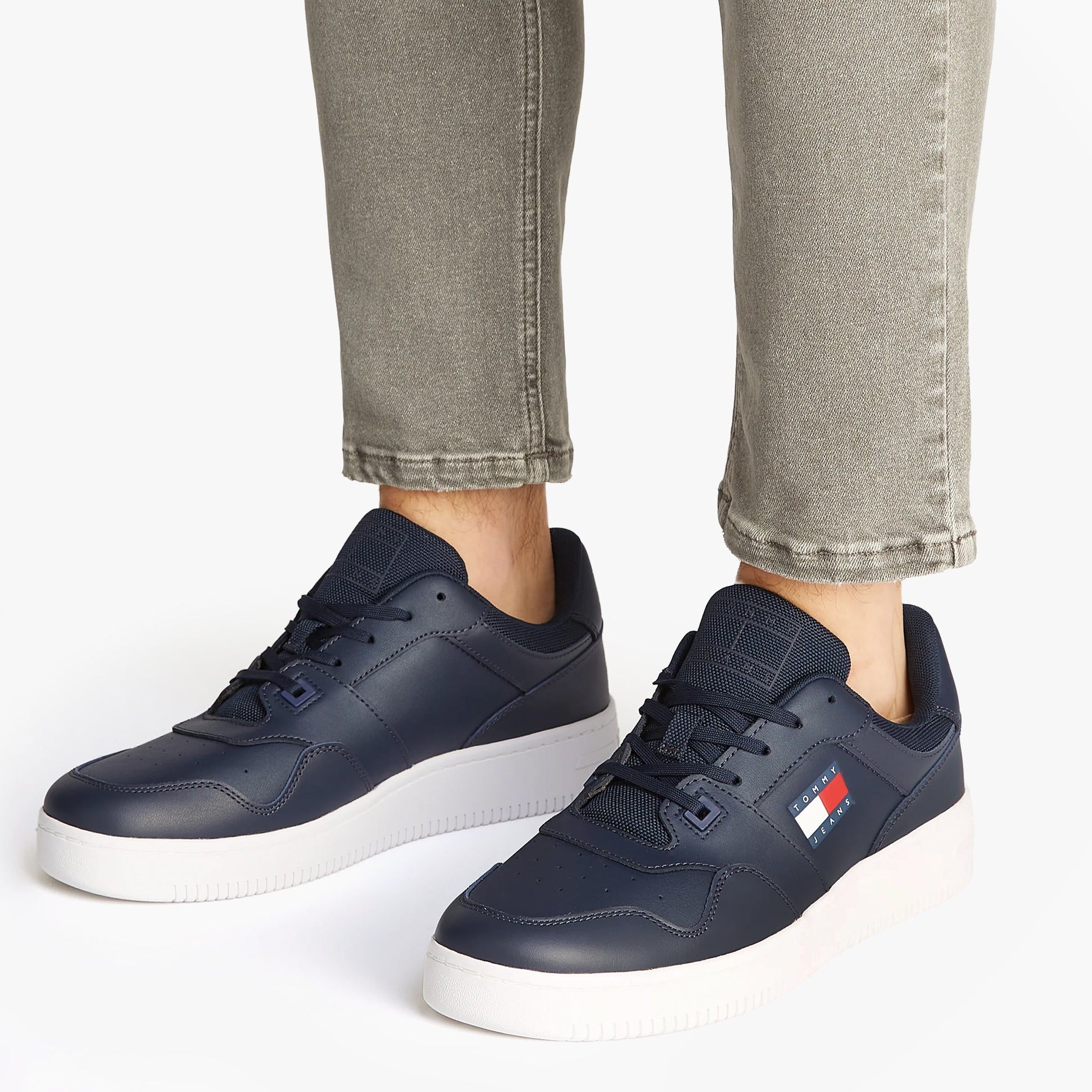 Tommy Hilfiger RETRO ESSENTIAL BASKETBALL Mens Trainers Dark Night Navy