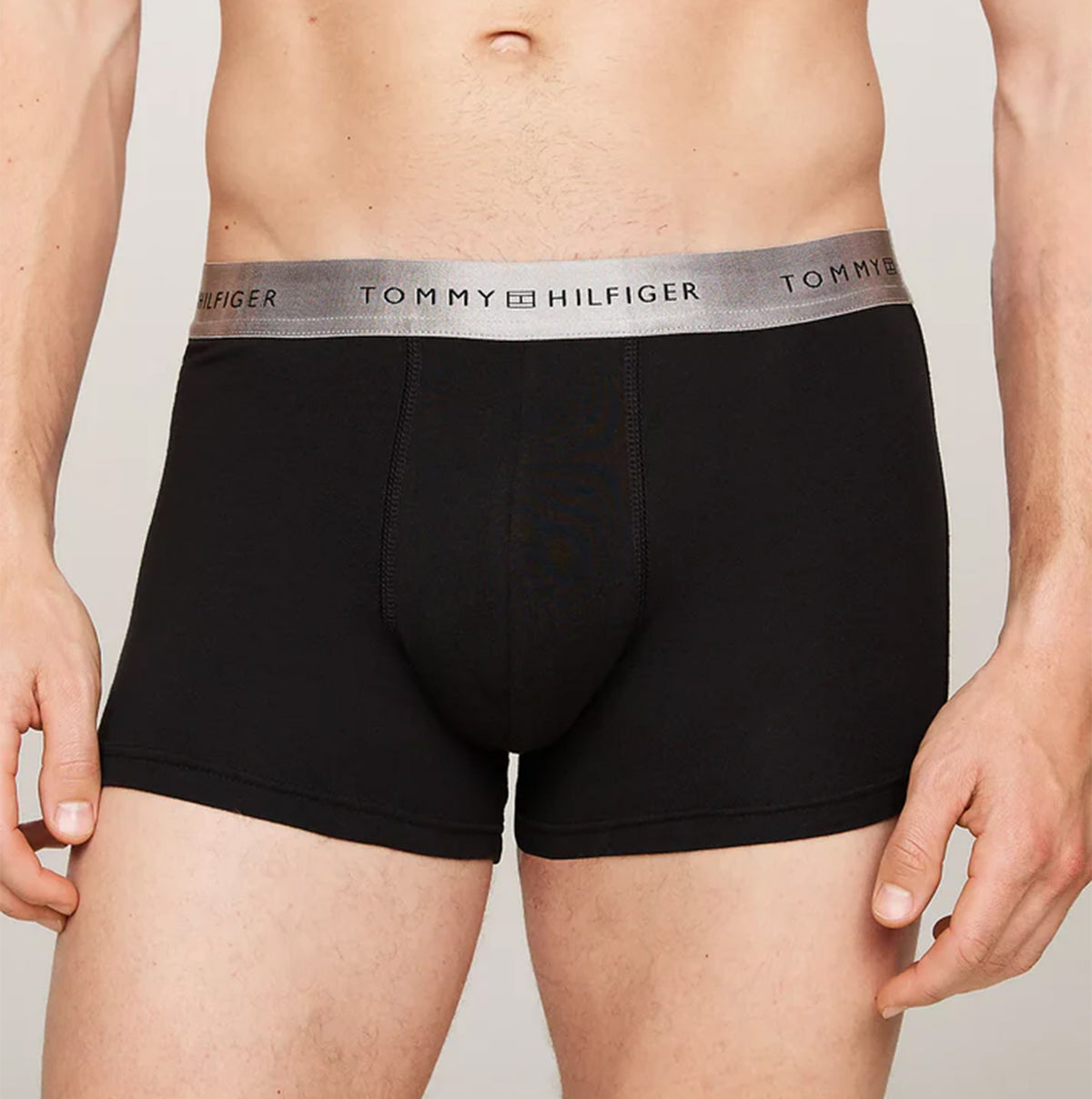 Tommy Hilfiger SIGNATURE COTTON Mens 3 Pack Trunks Black front view showcasing elasticated waistband and stretch cotton material.
