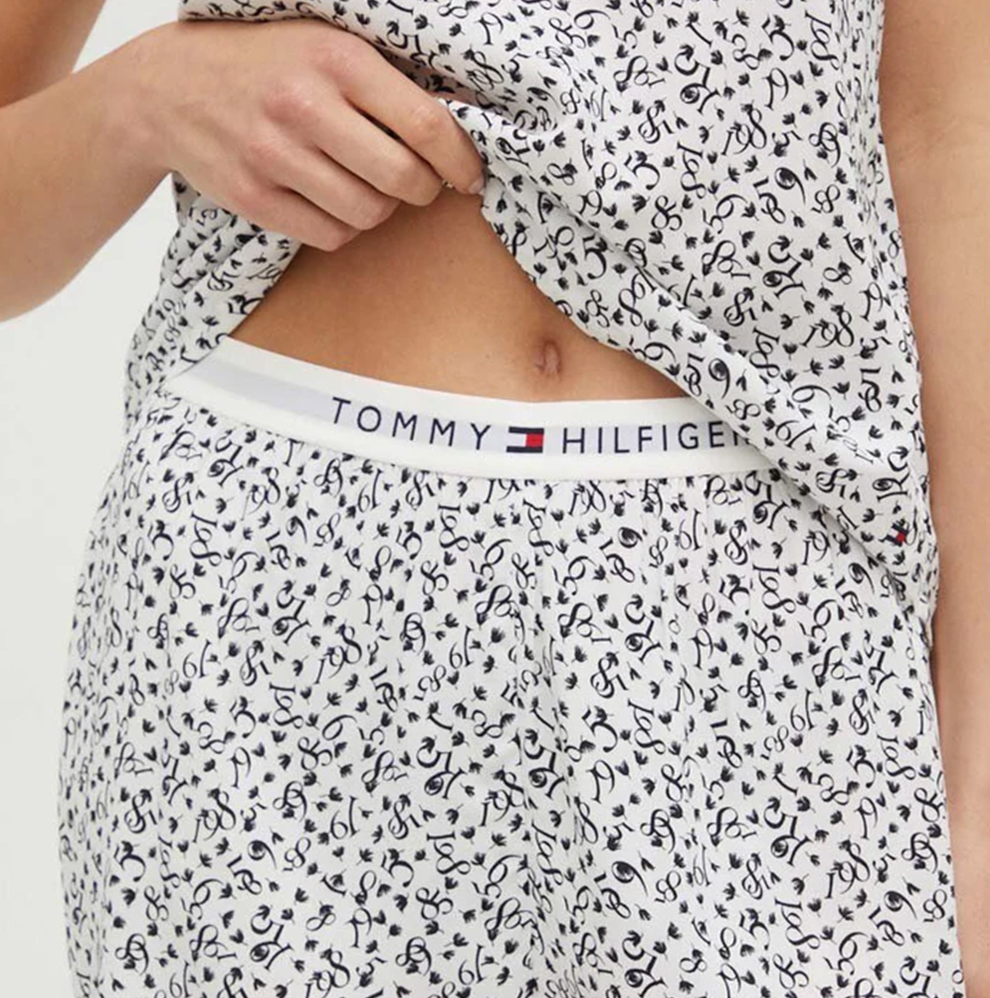 Tommy Hilfiger WOVEN SHORT PRINT Womens Shorts Feather Print Ecru