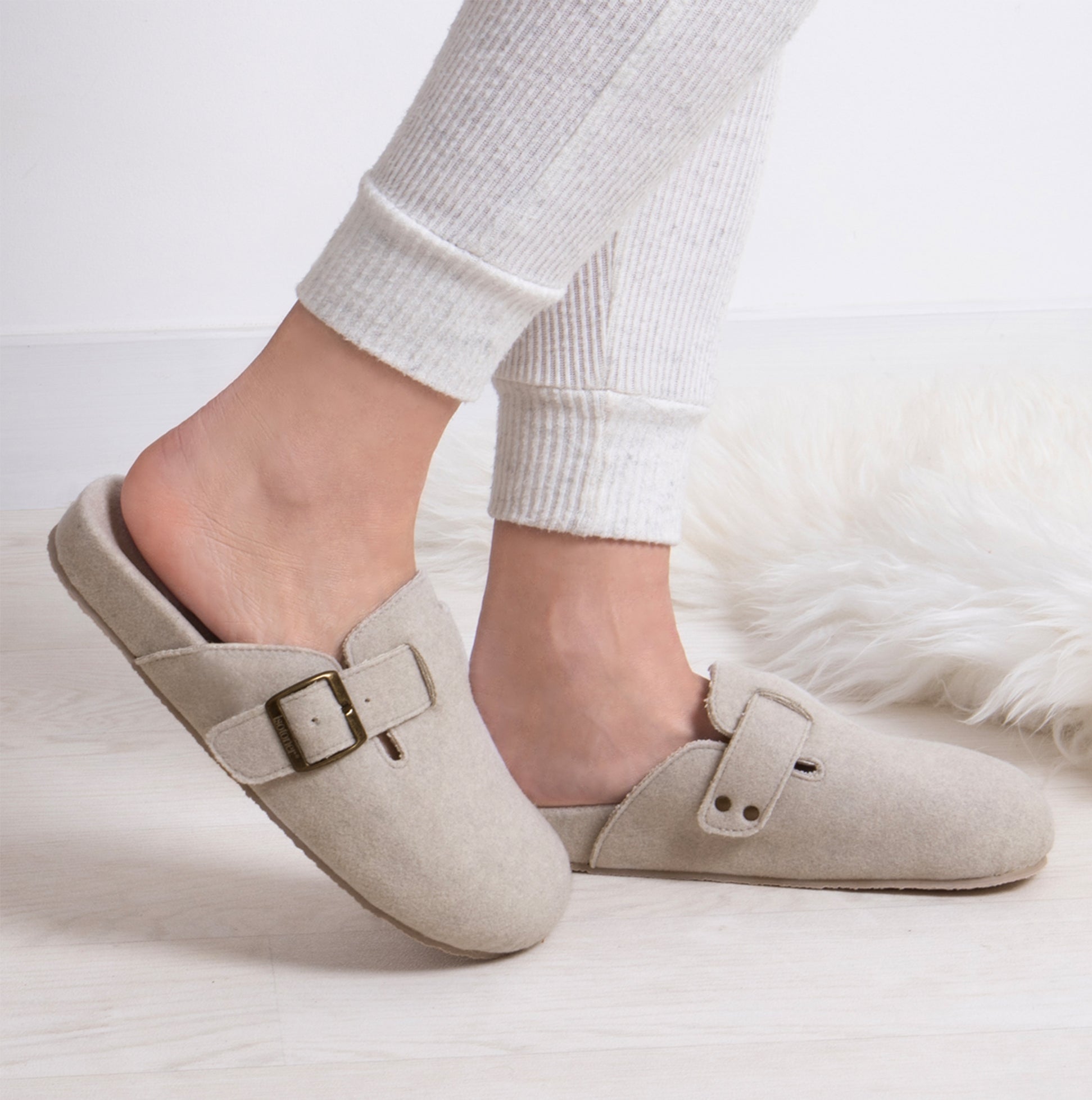 Totes Isotoner FELT CLOG Womens Clog Mule Slippers Oatmeal