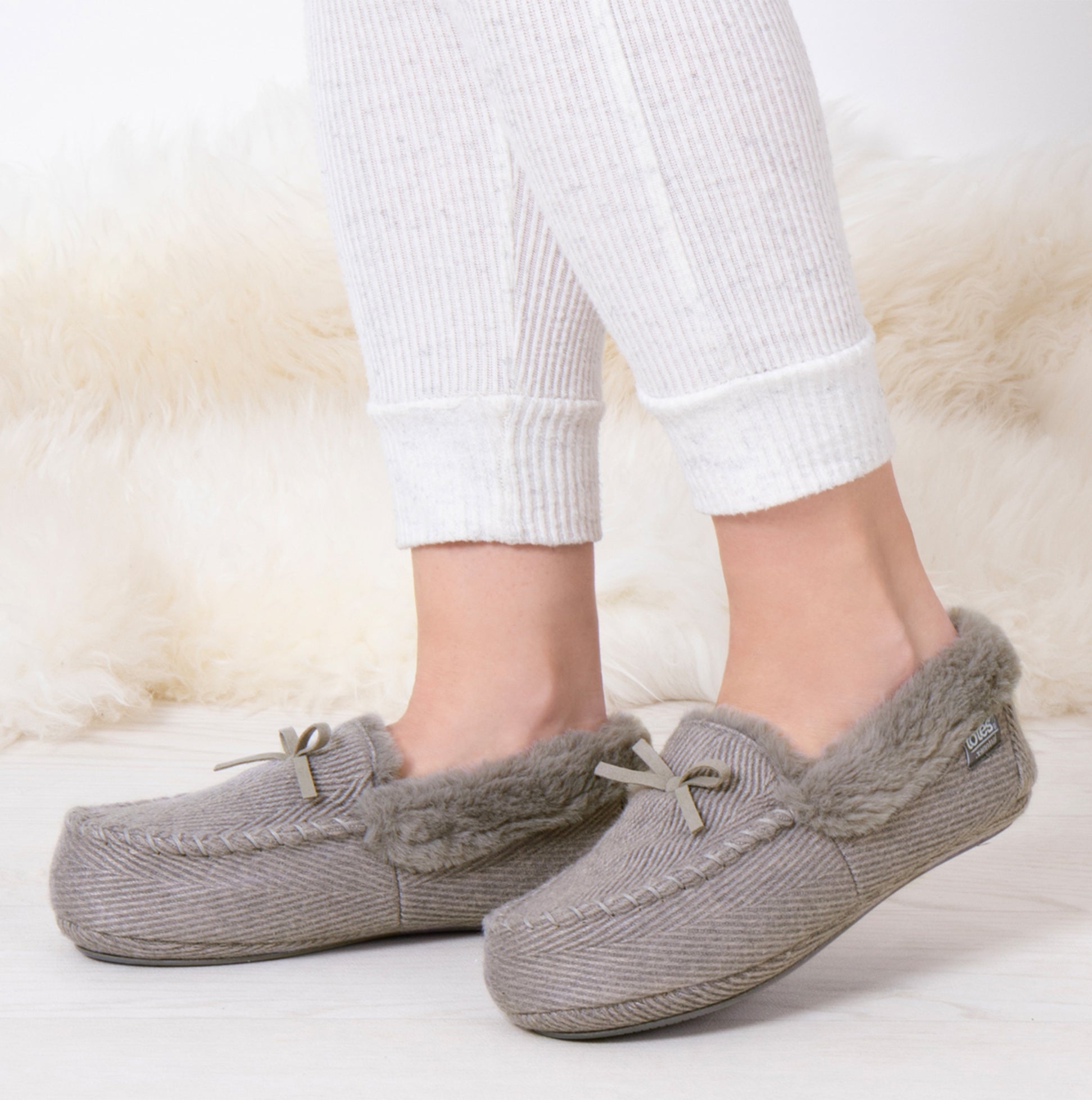 Totes Isotoner HERRINGBONE MOCCASIN WITH FUR CUFF Womens Slippers Grey