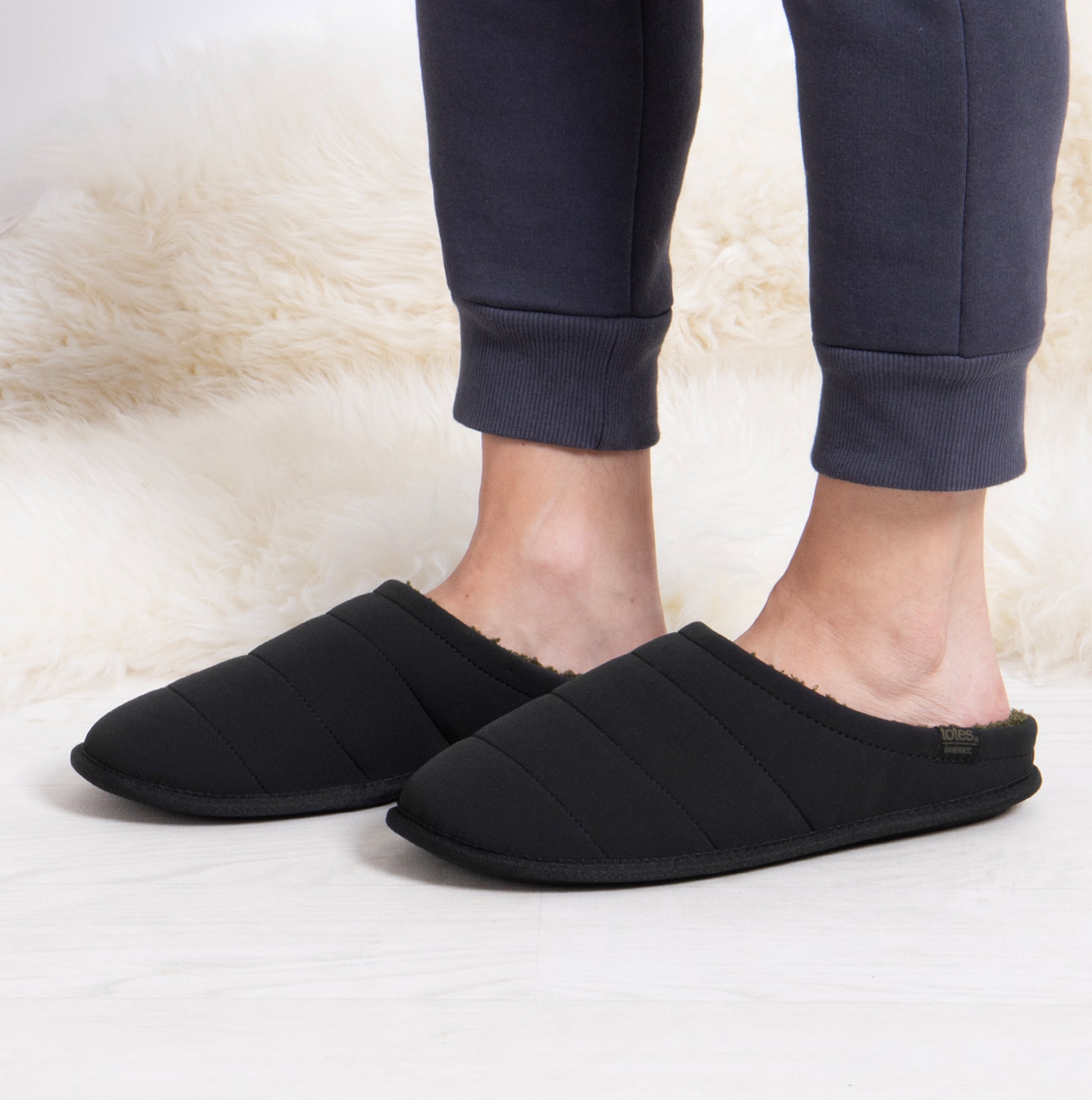 Totes Isotoner SPORT QUILTED MULE WITH COSY LINING Mens Mule Slippers Black