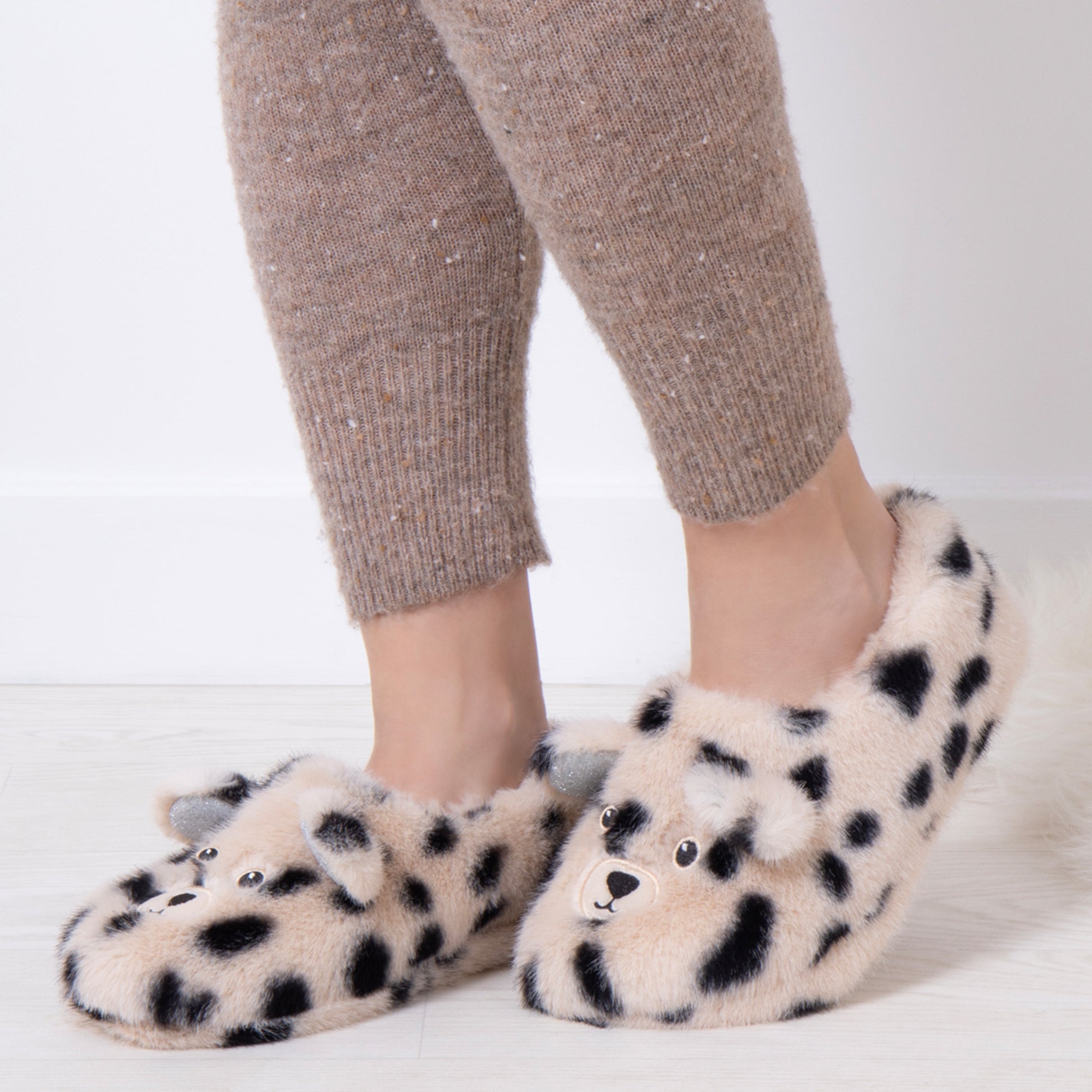 Totes Toasties NOVELTY FAUX FUR Slippers Womens Dalmatian