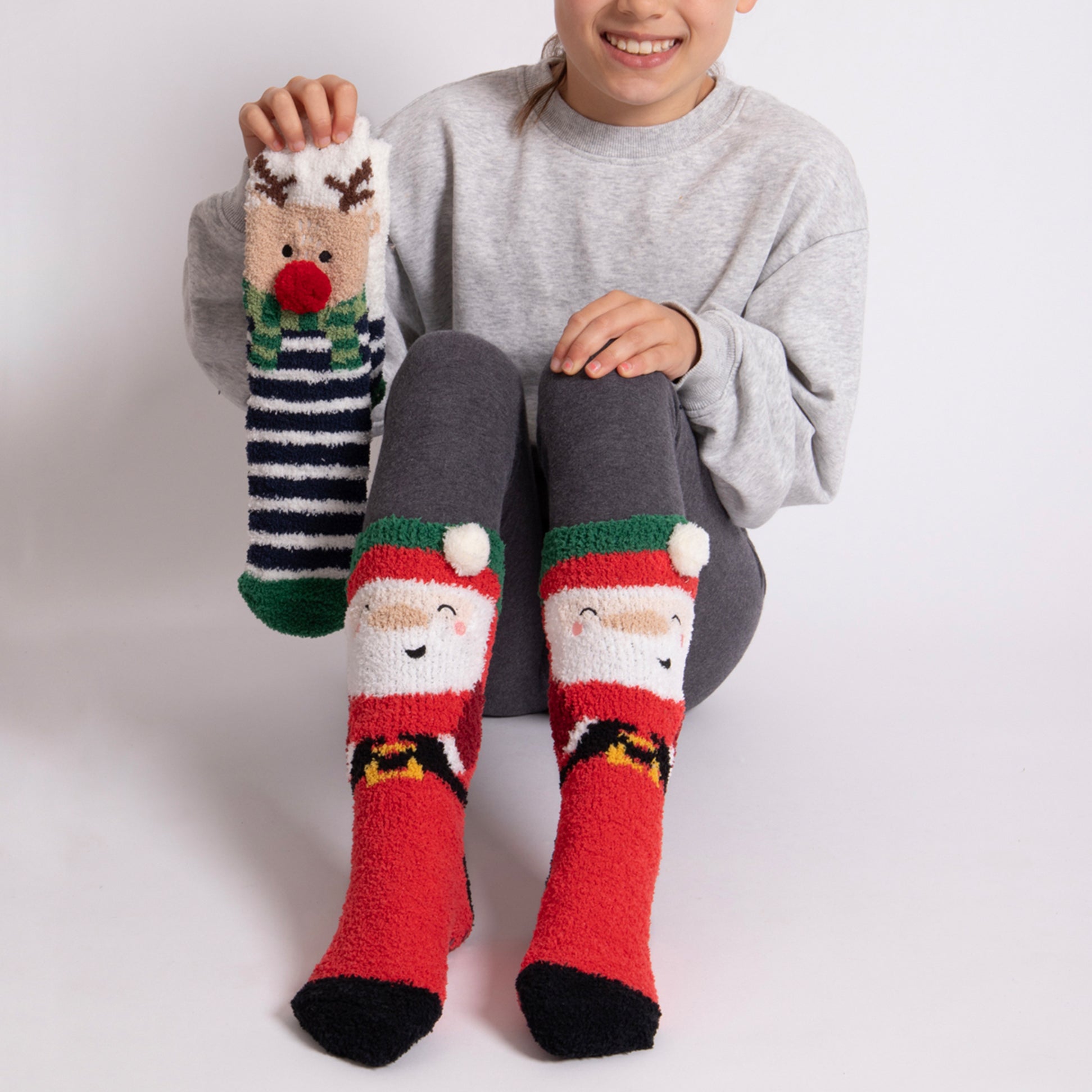 Totes Toasties SUPER SOFT SLIPPER SOCKS (TWIN PACK) Unisex Kids Socks Reindeer / Santa