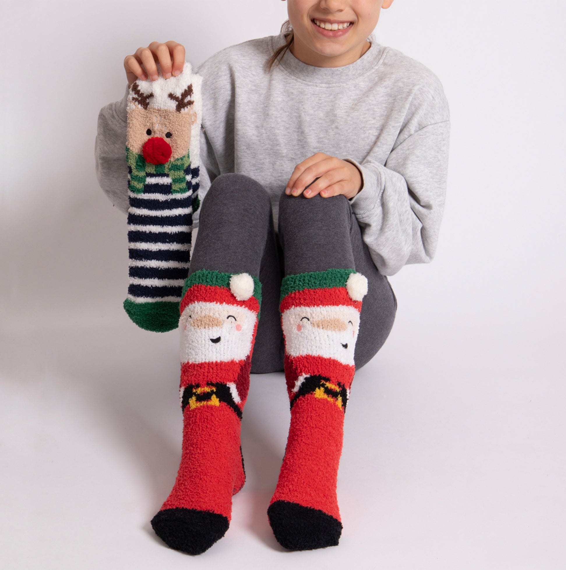 Totes Toasties SUPER SOFT SLIPPER SOCKS (TWIN PACK) Unisex Kids Socks Reindeer / Santa