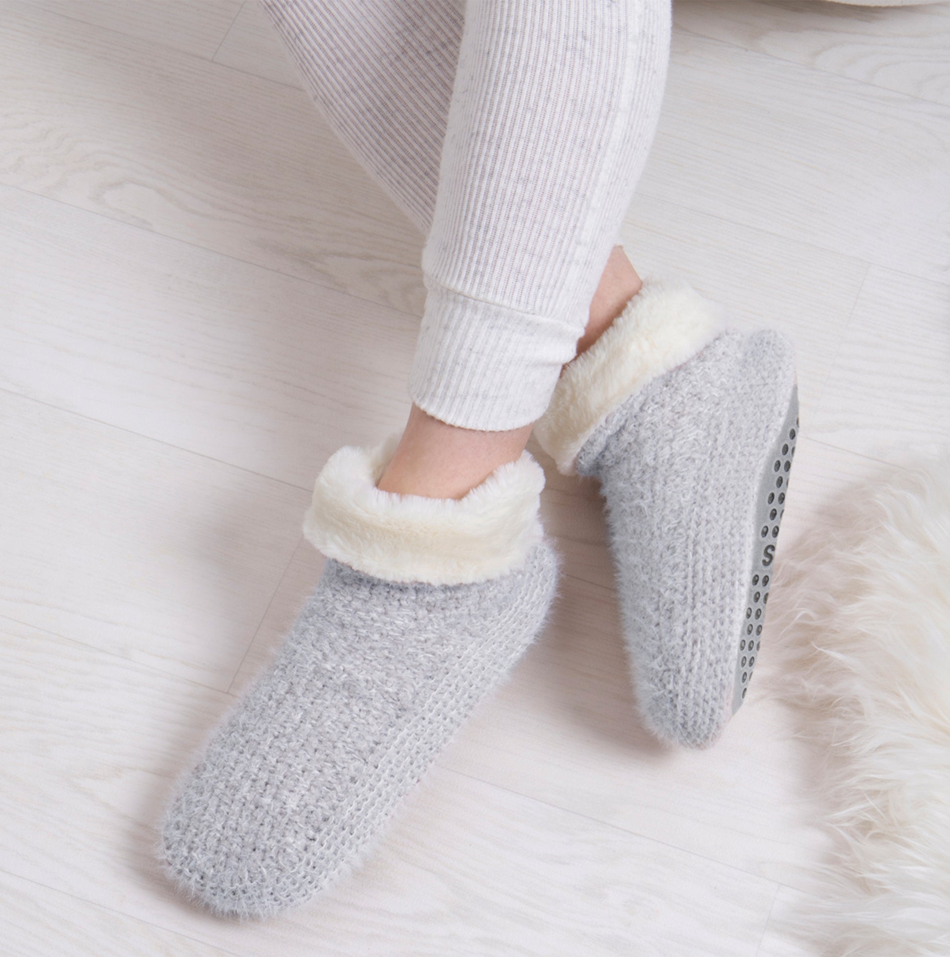 Totes Toasties KNITTED TEXTURED BOOTIES Womens Grey