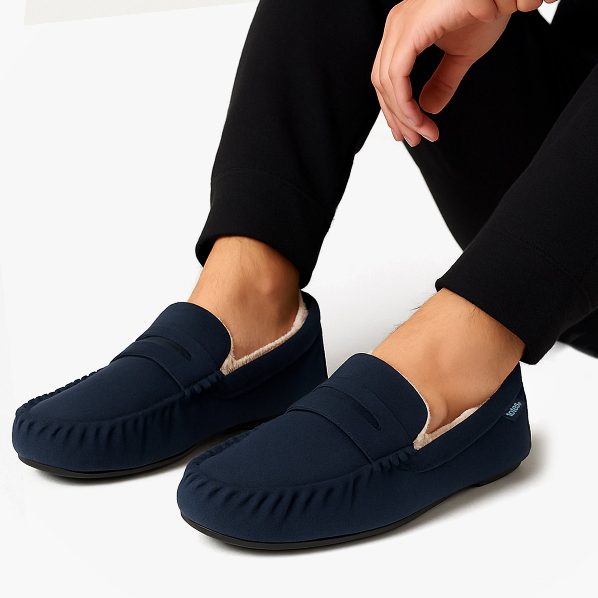 Totes Toasties SUEDETTE Moccasin Slippers Mens Navy