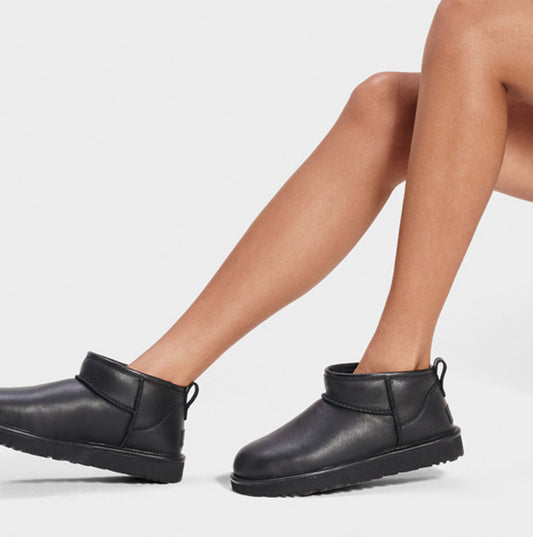 UGG CLASSIC ULTRA MINI Womens Classic Boots Black
