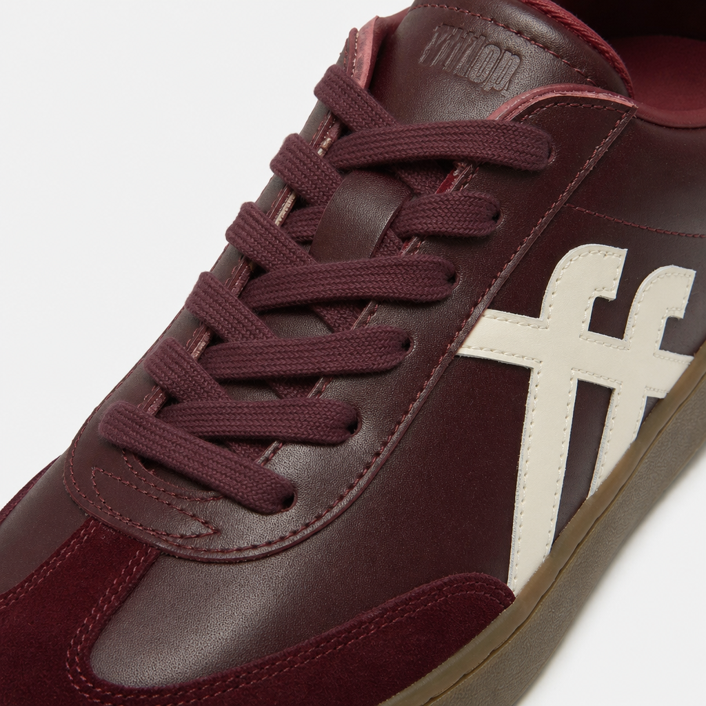 FitFlop THE DASH T-TOE LEATHER Womens Casual Trainers Dark Merlot/Urban White